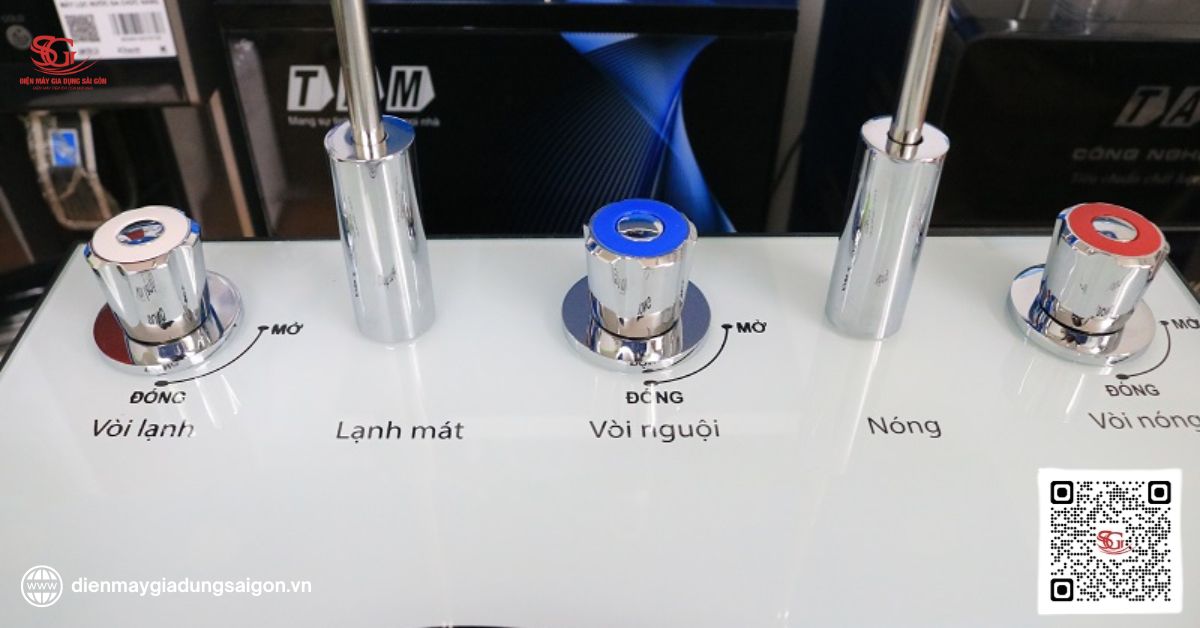 lắp 2 vòi nóng lạnh