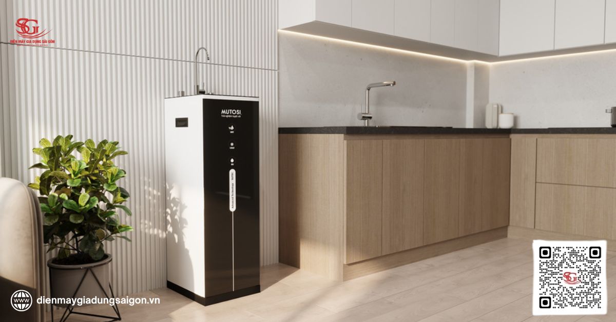 lắp máy lọc nước nóng lạnh cạnh bồn rửa chén