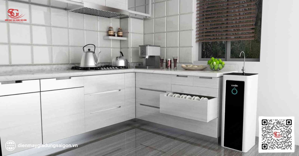 lắp máy lọc nước nóng lạnh trong góc bếp