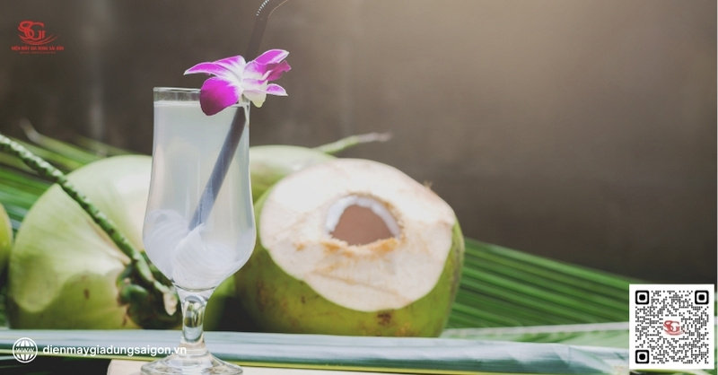 Dừa- thực phẩm và đồ uống giải nhiệt mùa hè