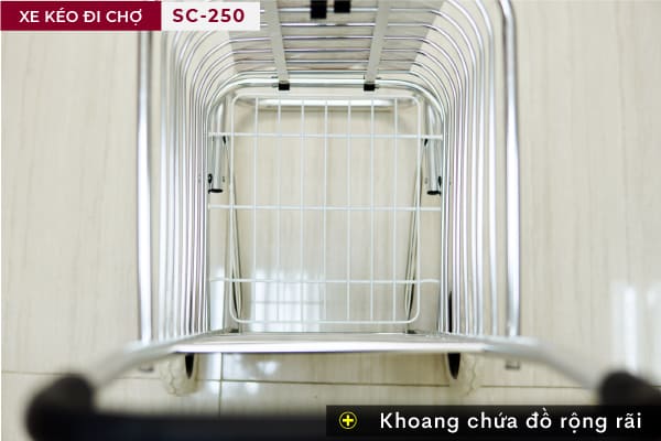 khoang chứa đồ rộng rãi của xe kéo Fujihome SC-250