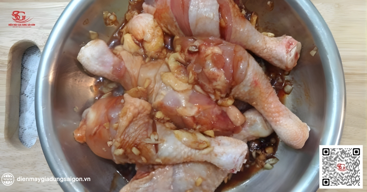 Bước 2: Ướp gia vị