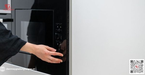 Những lưu ý quan trọng khi sửa lò vi sóng bị liệt phím
