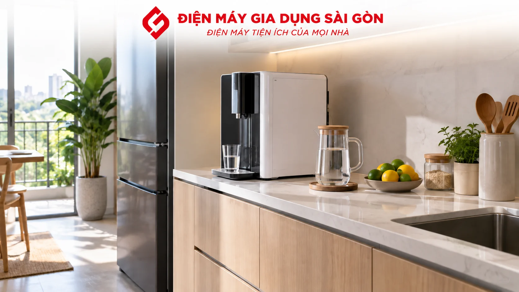 Máy lọc nước gia đình trong không gian bếp hiện đại với ly nước sạch tiện lợi